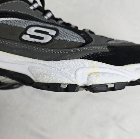 Skechers Men\'s Black and Gray Athletic Sneakers Sz 8 main image 5